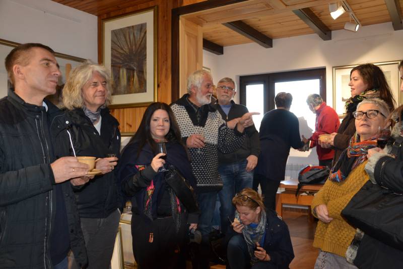 Spotkanie z uczestnikami pleneru w Wiejskiej Galerii Malarstwa